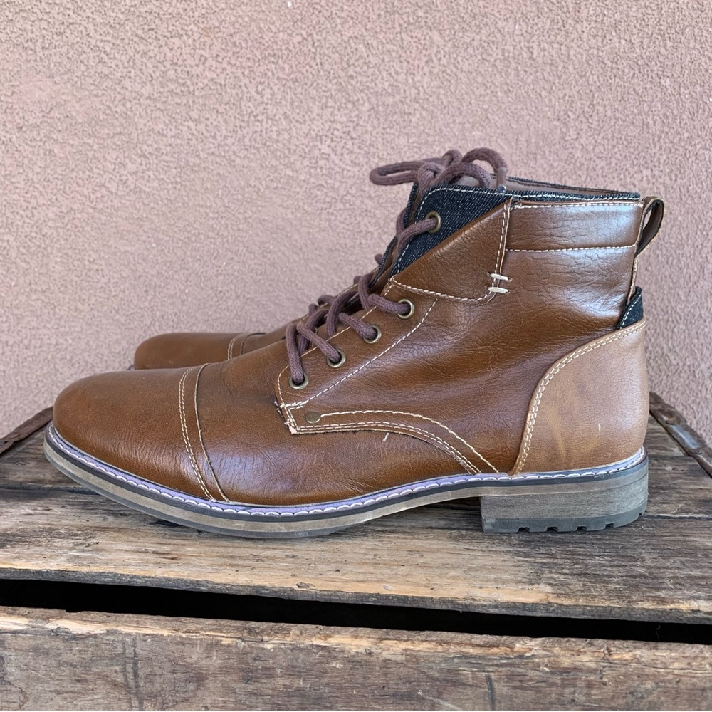 Call It Spring Mens Lace-Up Chukka Boot